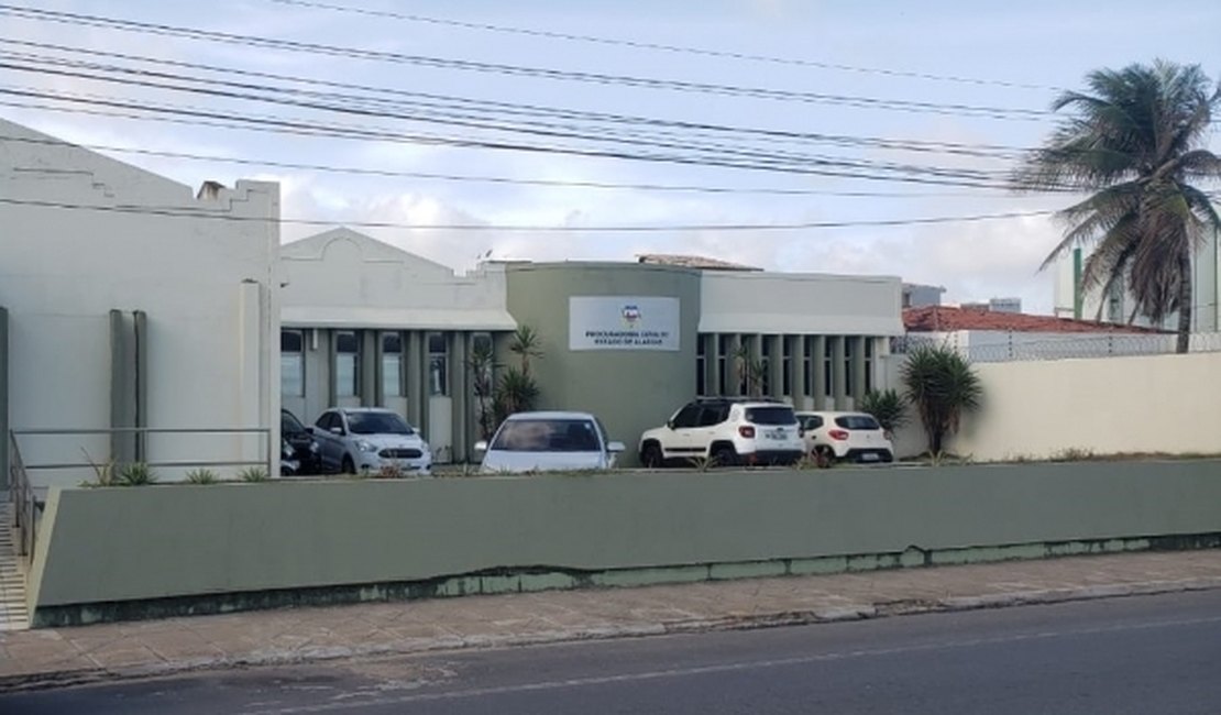 PGE consegue suspensão de decreto que permitia abertura do comércio em Olho D'água das Flores