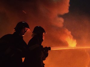 Princípio de incêndio é registrado em loja de motos na Pajuçara, em Maceió