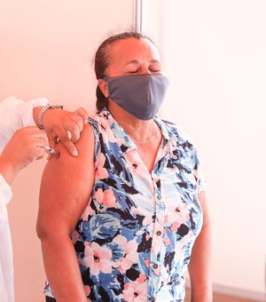 Rio Largo inicia vacinação de pessoas acima dos 53 anos