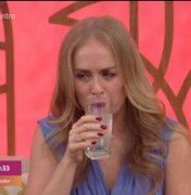 Angélica tem reação bizarra no Encontro com Fátima Bernardes e cospe bebida ao vivo na Globo