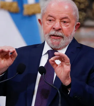 “País não pode ser refém de um único homem”, diz Lula sobre presidente do BC