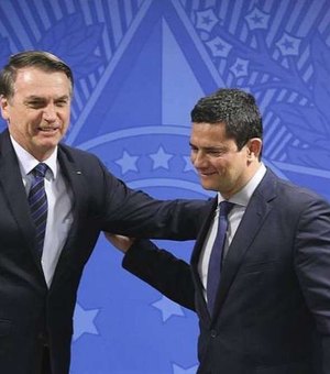 Após semanas de desgastes, Moro e Bolsonaro trocam afagos
