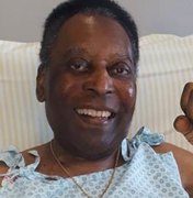 Pelé recebe alta após ser internado para continuar tratamento de tumor