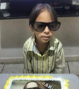 Garoto de 6 anos pede tema de aniversário do Agostinho Carrara e viraliza