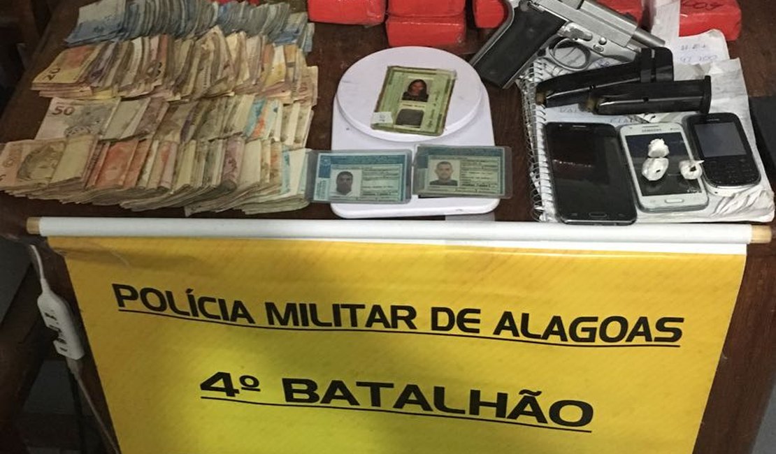 Polícia prende trio com 12 quilos de maconha e mais de R$ 9 mil dentro de Kombi