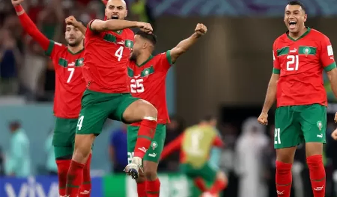 Goleiro brilha nos pênaltis, Marrocos elimina Espanha e vai às quartas.