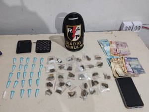 Dupla é presa com maconha, cocaína e ﻿R$572,00 em espécie, em Arapiraca