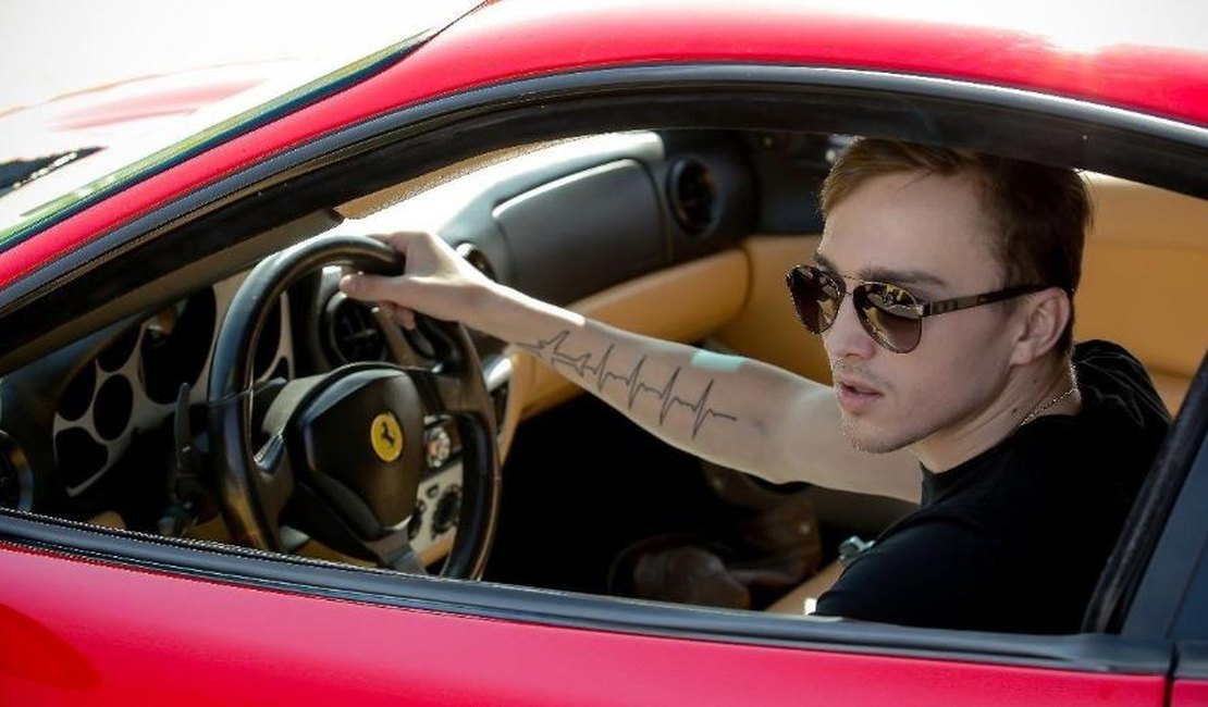 Em Miami, empresário aluga Ferraris com desconto para quem está com covid