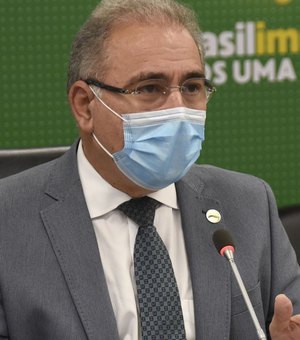 Ministro da Saúde diz que é possível vacinar toda população brasileira em 2021