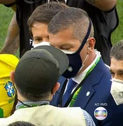Equipe da Anvisa entra em campo e interrompe Brasil x Argentina