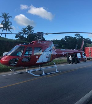 Motociclista tem perna decepada após colidir com caminhão na BR-101