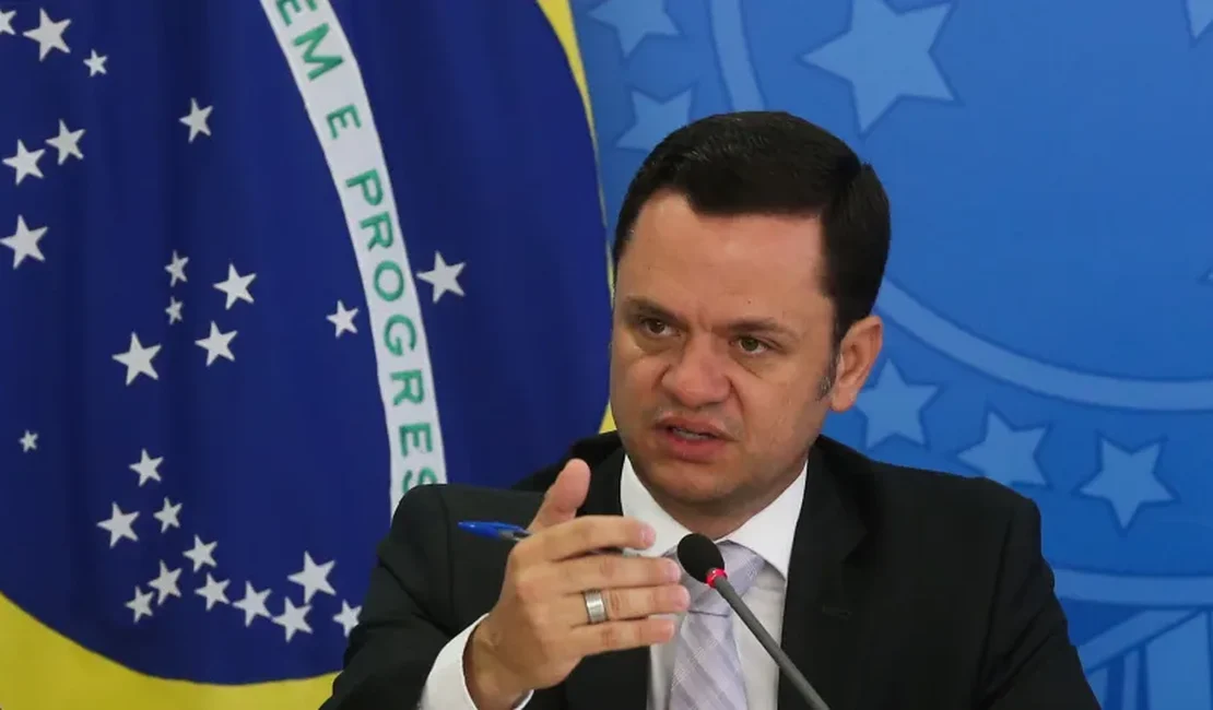 Ministro da Justiça manda PF investigar vídeo que encena atentado contra Bolsonaro