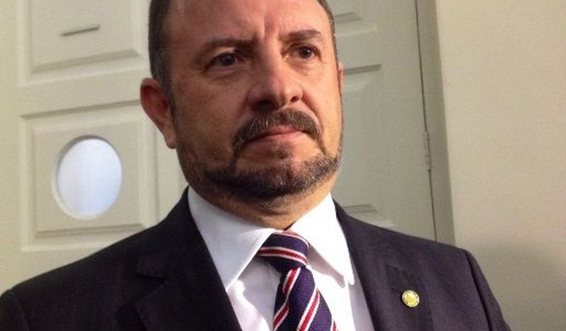 “Jamais aceitaria ser governador-tampão”, diz Antônio Albuquerque