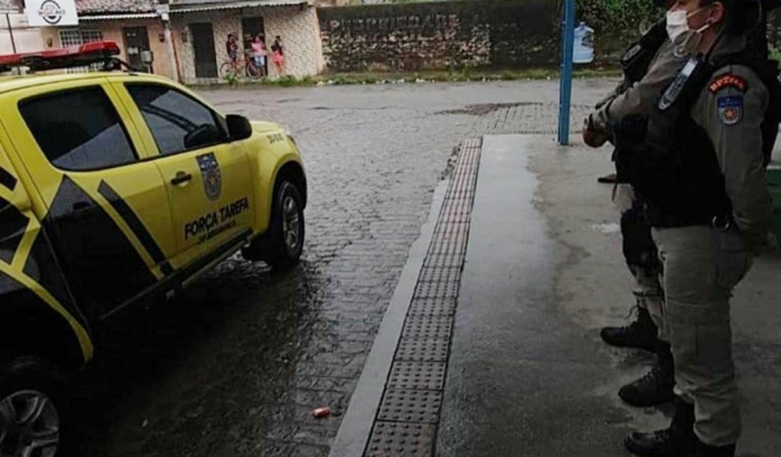 PM flagra descumprimentos ao decreto emergencial na capital e no interior