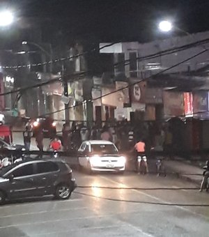 Colisão entre carro e moto deixa feridos no Centro de Porto Calvo