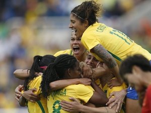 Brasil vence a China por 3 a 0 no futebol feminino