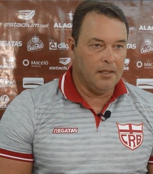 Afastado por covid-19, Roberto Fernandes cobra reforços para o CRB