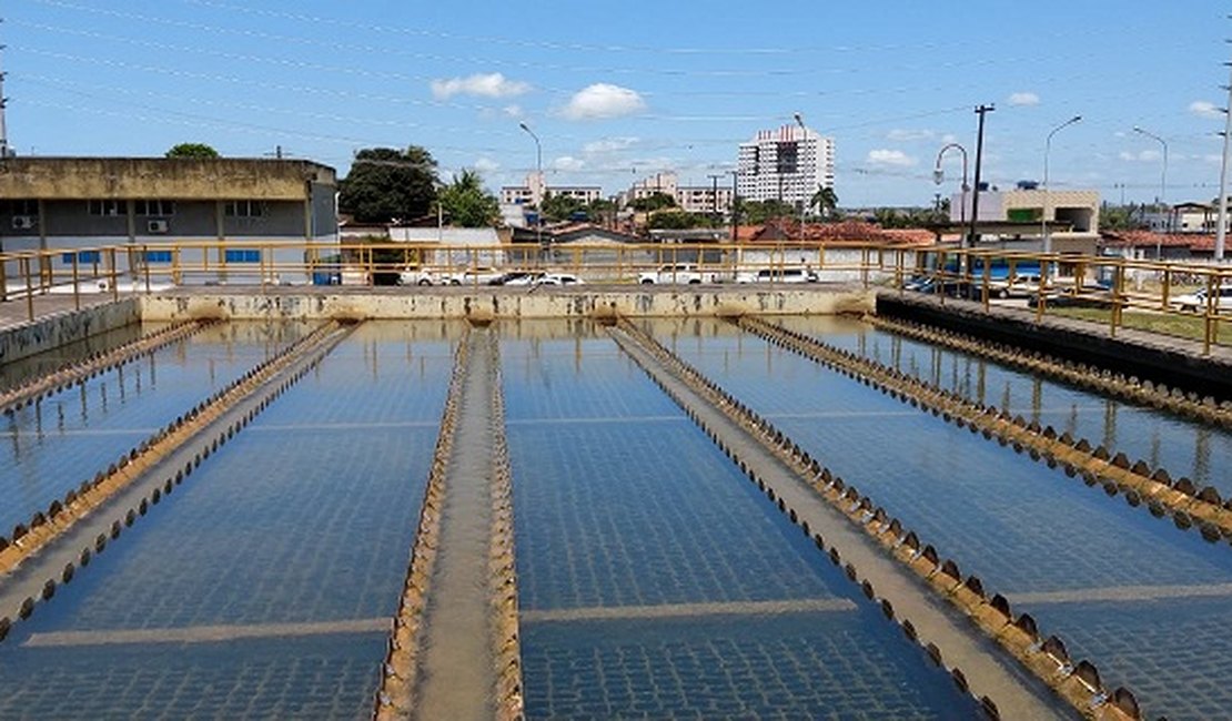 Falta de energia deixou bairros de Maceió sem água; Casal realiza manutenção