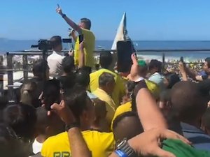 [Vídeo] Durante ato, Bolsonaro afirma que derrota em eleição é 'página virada' e pede palmas para Musk