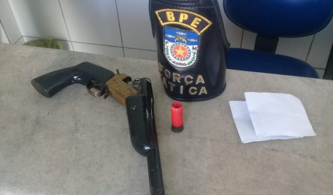 Homem é preso com arma de fogo na parte alta de Maceió