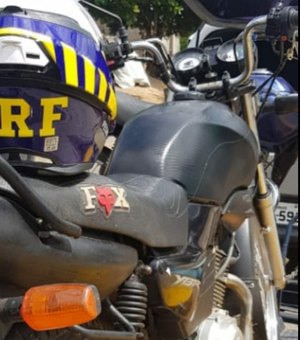 Homem é preso ao trafegar em moto adulterada em rodovia federal no Sertão