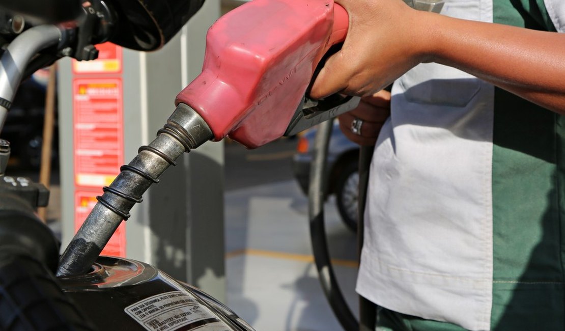 Preço médio da gasolina sobe pela segunda semana seguida em Arapiraca 