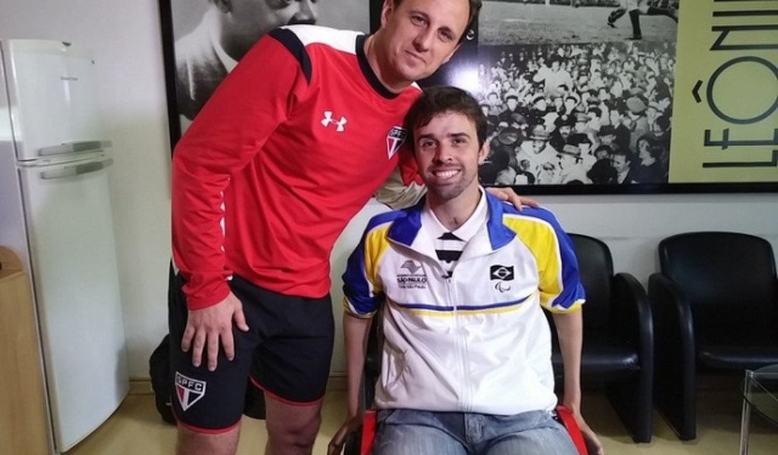 Ex-goleiro do São Paulo participa da Paralimpíada e recebe apoio de Ceni