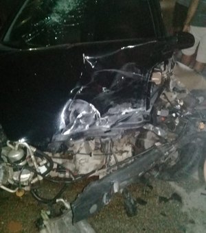 Colisão entre dois carros deixa homem ferido em Matriz do Camaragibe