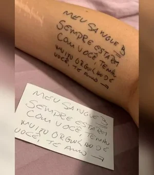 Filha tatua recado escrito pelo pai antes de morrer de Covid em SP