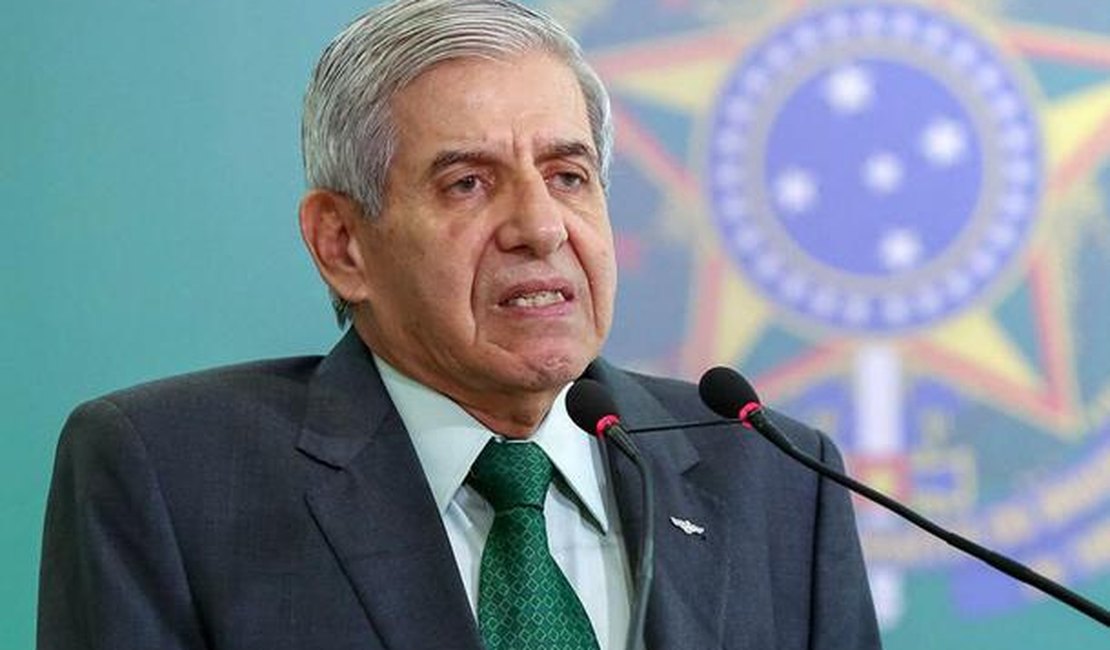 General Heleno admite que Abin monitorou 'maus brasileiros'