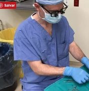 Médico opera 'ursinho' a pedido de menino que passaria por cirurgia