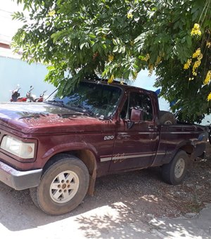 Veículo furtado na Bahia é encontrado no município de Girau do Ponciano 