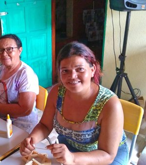 Mulheres do 'Agreste' se tornam artesãs para fugir do desemprego