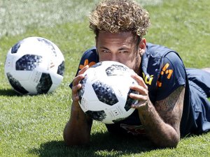 Neymar e ex-BBB Larissa já têm torcida no ‘Puxadinho’