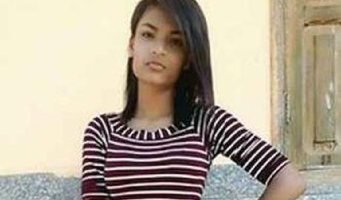 Garota de 17 anos morre enquanto tirava selfie em cachoeira em MG
