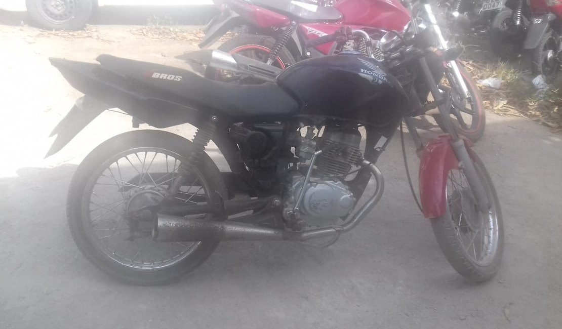 Motocicleta roubada é recuperada pela Polícia Militar em Arapiraca
