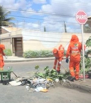 Prefeitura mantém coleta regular do lixo e conta com apoio da população de Arapiraca