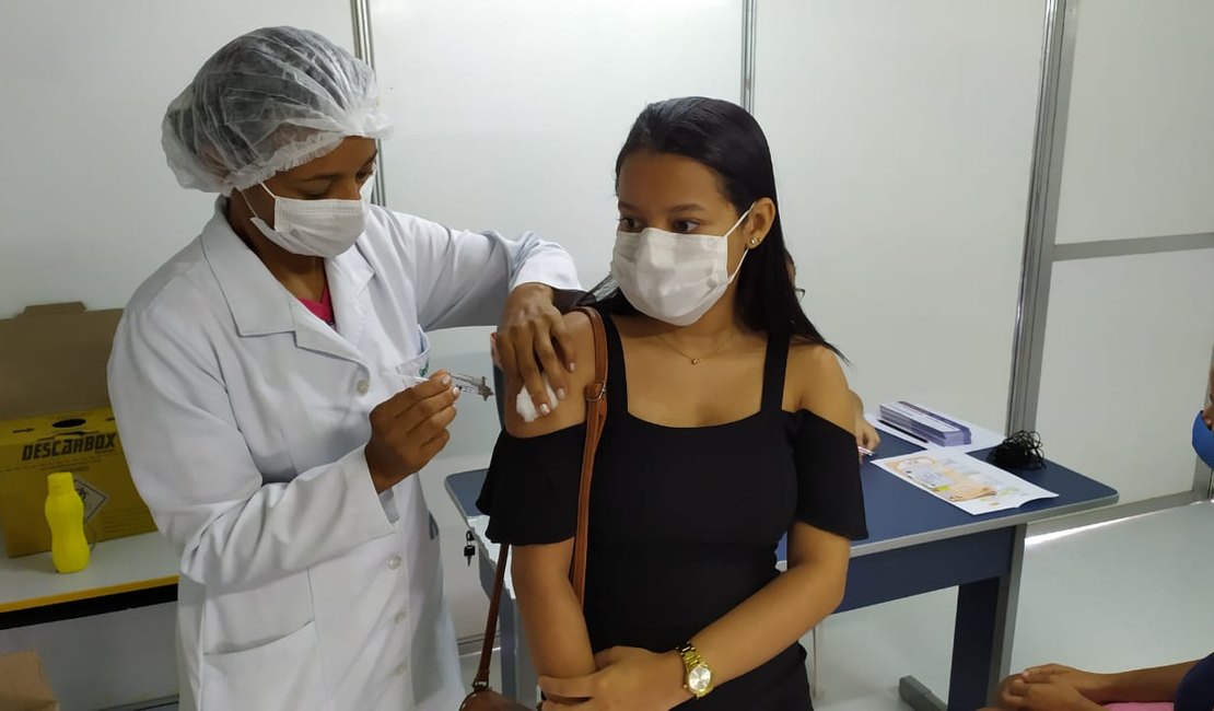 Vacinação contra covid-19 avança em São Luís do Quitunde