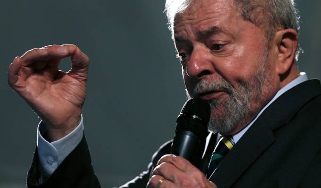 Ex-presidente Lula é condenado pelo juiz Sérgio Moro