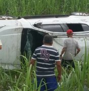 Ex-prefeito de Maragogi sofre acidente e automóvel capota na região Norte de AL