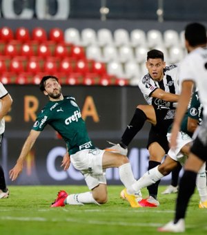 Palmeiras leva pressão no 1º tempo, mas empata com o Libertad fora