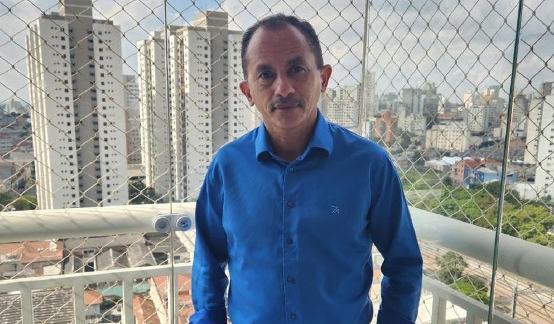 Cantor de 'Caneta Azul' rompe contrato com acusado de desviar R$ 7 milhões
