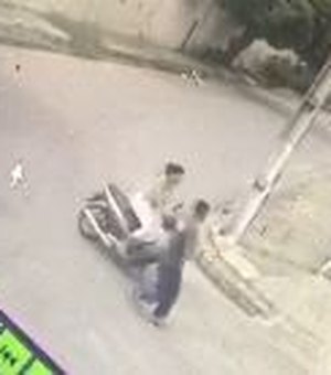 [Vídeo] Jovem é rendida e tem moto levada por assaltantes no bairro Nova Esperança
