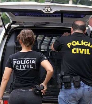 Polícia Civil prende dupla suspeita de clonagem de veículos em Maceió