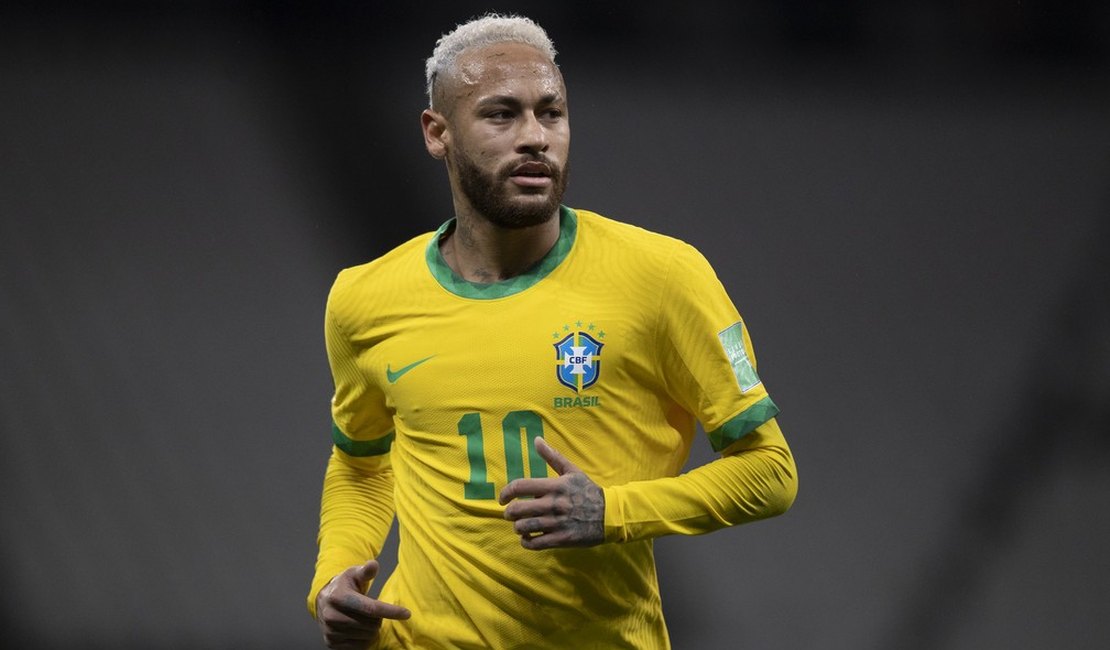 Neymar sente a coxa e está fora do clássico entre Brasil e Argentina