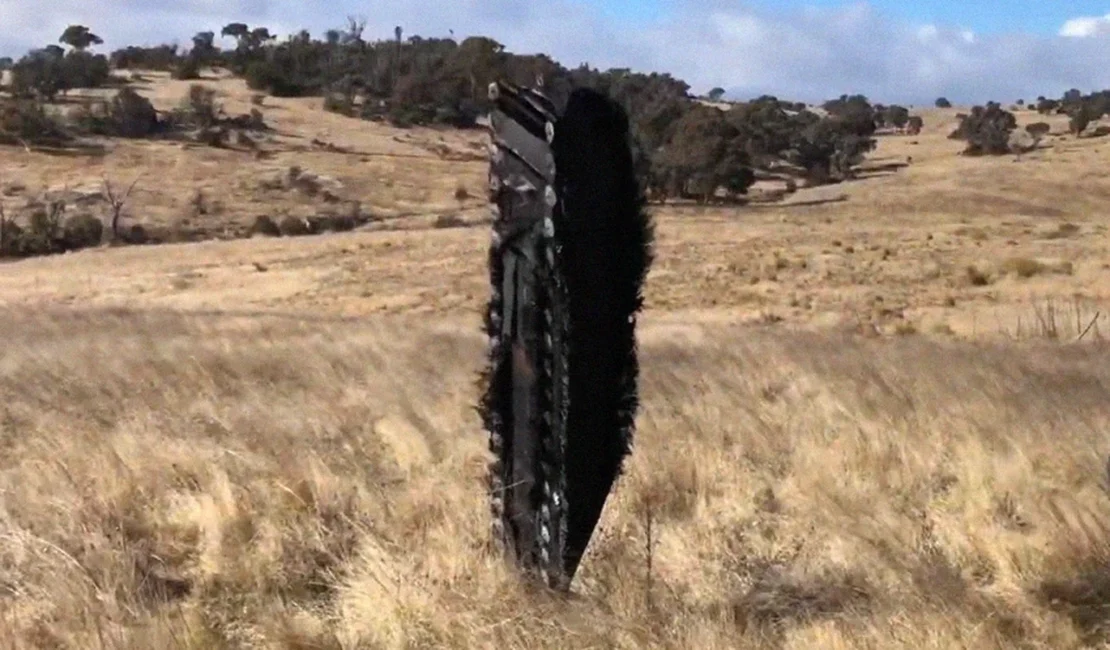 Lixo espacial cai em fazenda australiana