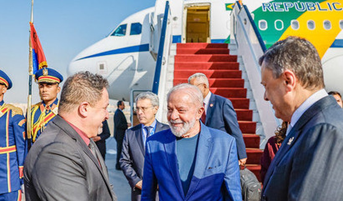 Lula chega ao Egito para agenda de acordos bilaterais sobre comércio e clima