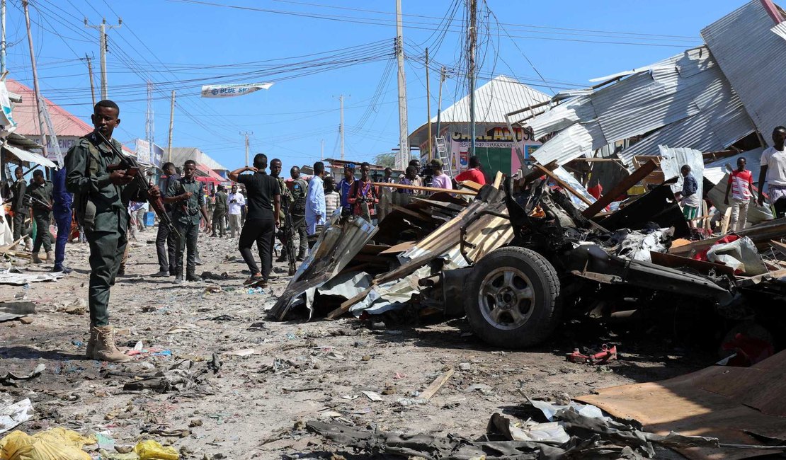 Carro-bomba deixa mortos e feridos na Somália