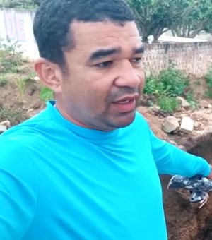 [Vídeo] Falta de pavimentação e cratera da prefeitura deixam rua intransitável em Arapiraca