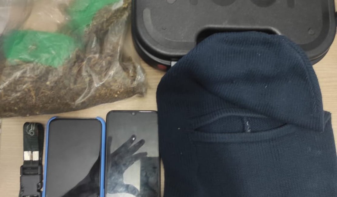 Jovem é preso em flagrante por receptação e tráfico de drogas em Maceió